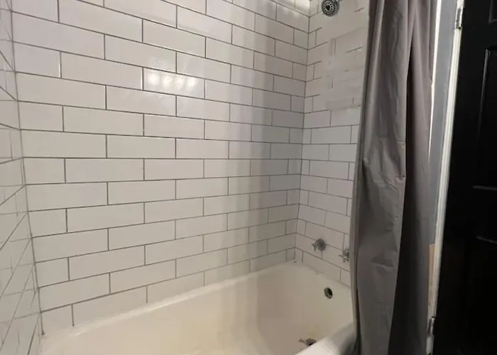 Funky 3rd Floor 5 Beds With Sofa Bed Wifi Pittsburgh