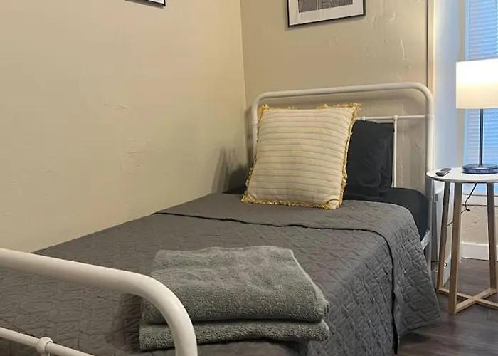 Funky 3rd Floor 5 Beds With Sofa Bed Wifi Pittsburgh